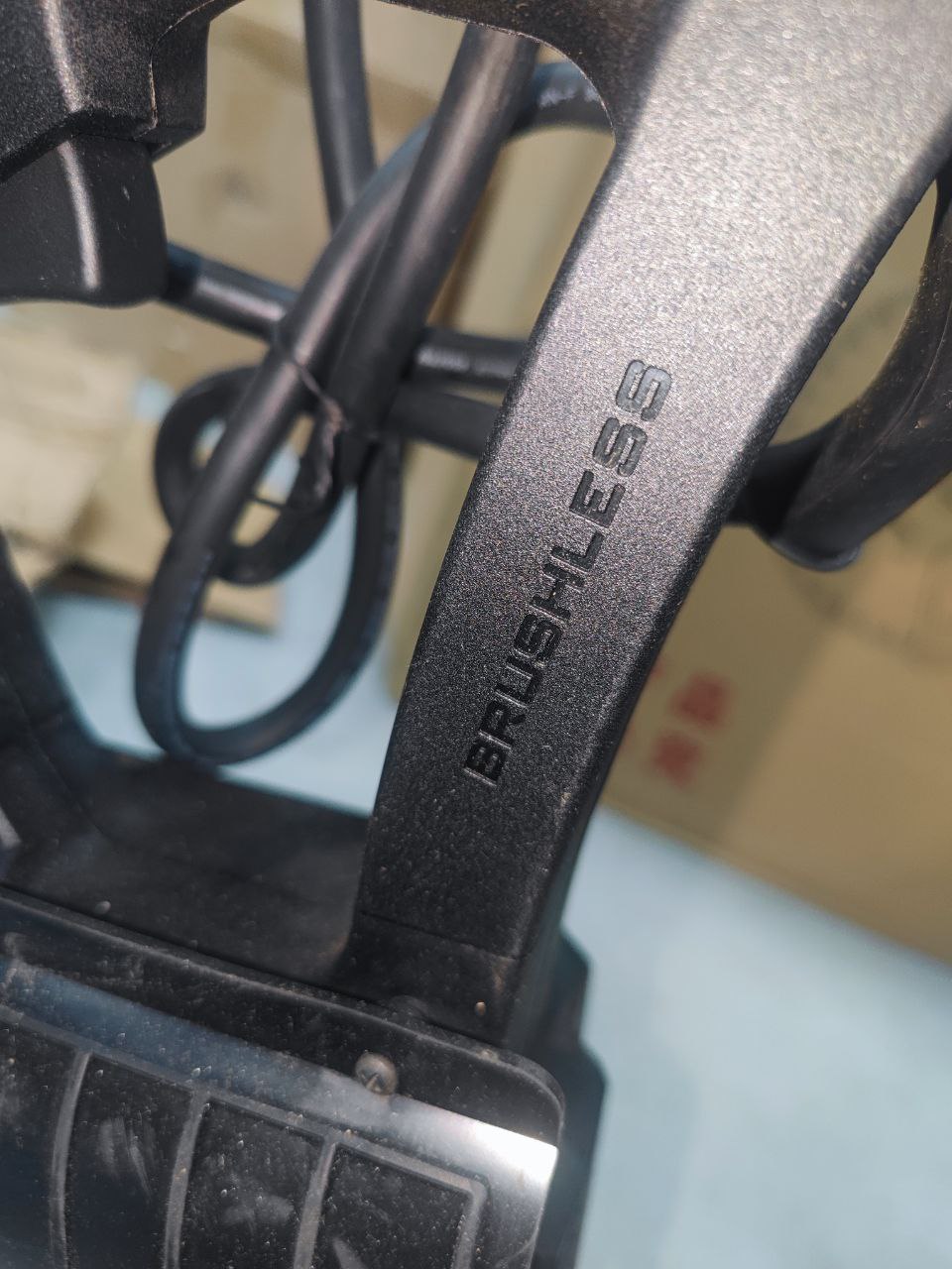 d0b1d0b5d0b7d189d0b5d182d0bed187d0bdd18bd0b9-d180d0b5d0b7d187d0b8d0ba-d0b1d0b5d182d0bed0bdd0b0-d188d182d180d0bed0b1d0bed180d0b5d0b7-bdc6-2.jpg Бесщеточный резчик бетона бетонорез BDC525