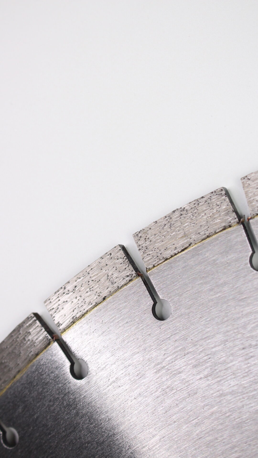 d0b4d0b8d181d0ba-d0b0d0bbd0bcd0b0d0b7d0bdd18bd0b9-d0bfd0be-d0b1d0b5d182d0bed0bdd183-620-premium-3.jpg Диск алмазный по бетону 620мм х 50мм Premium