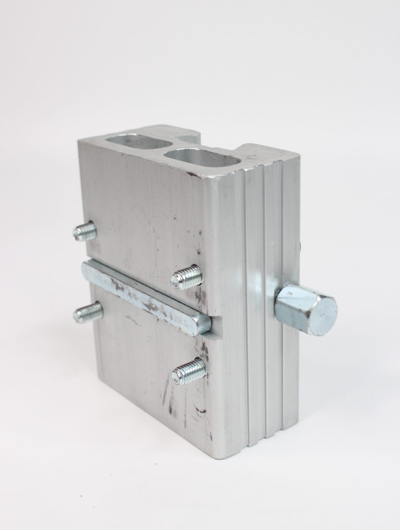 d0bad180d0b5d0bfd0bbd0b5d0bdd0b8d0b5-d0bcd0bed182d0bed180d0b0-d0bfd180d0bed181d182d0b0d0b2d0bad0b0-d0b4d0bbd18f-d181d182d0b0d0bdd0b8-4.jpg Крепление мотора проставка для станины 40мм x 80мм