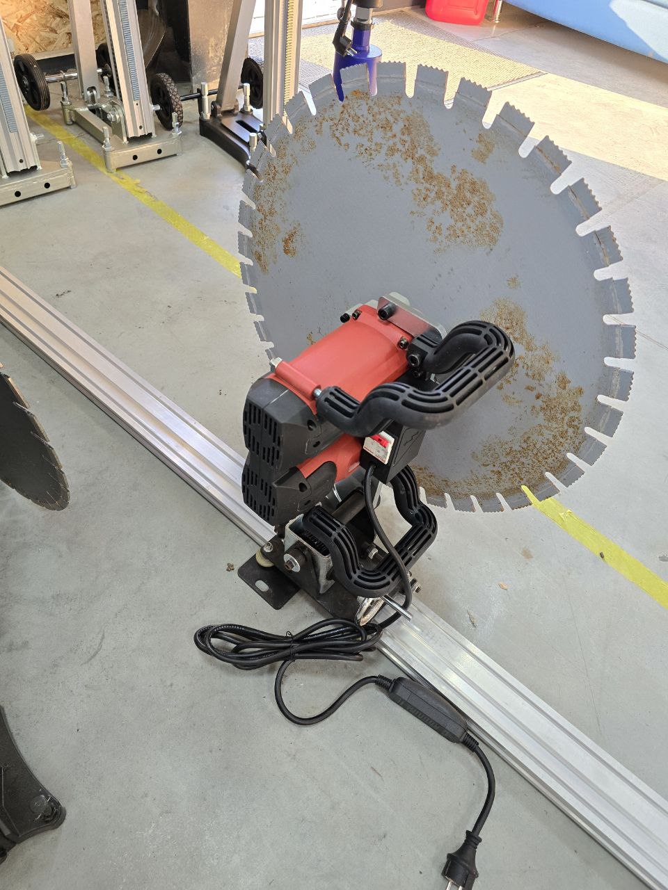 d181d182d0b5d0bdd0bed180d0b5d0b7d0bdd0b0d18f-d0bcd0b0d188d0b8d0bdd0b0-k6508-280d0bcd0bc-650d0b4d0b8d181d0ba.jpg Стенорезная машина K6508 280мм 650диск