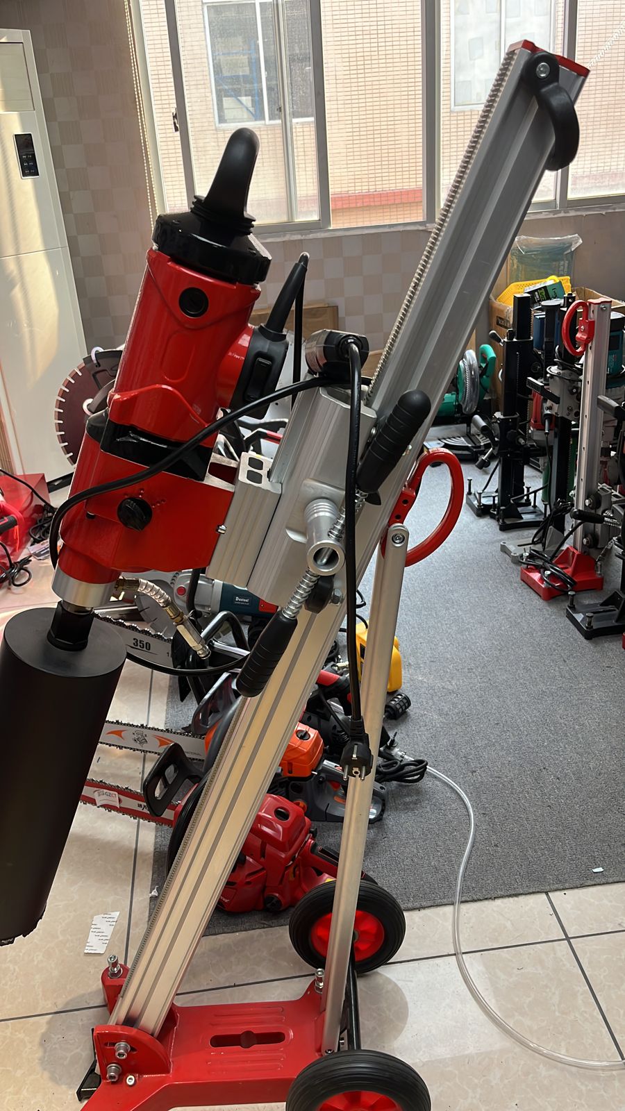 d183d181d182d0b0d0bdd0bed0b2d0bad0b0-d0b0d0bbd0bcd0b0d0b7d0bdd0bed0b3d0be-d0b1d183d180d0b5d0bdd0b8d18f-dbc-35-messer-dm350e-n-8.jpg Установка алмазного бурения DBC-35 MESSER DM350E-N