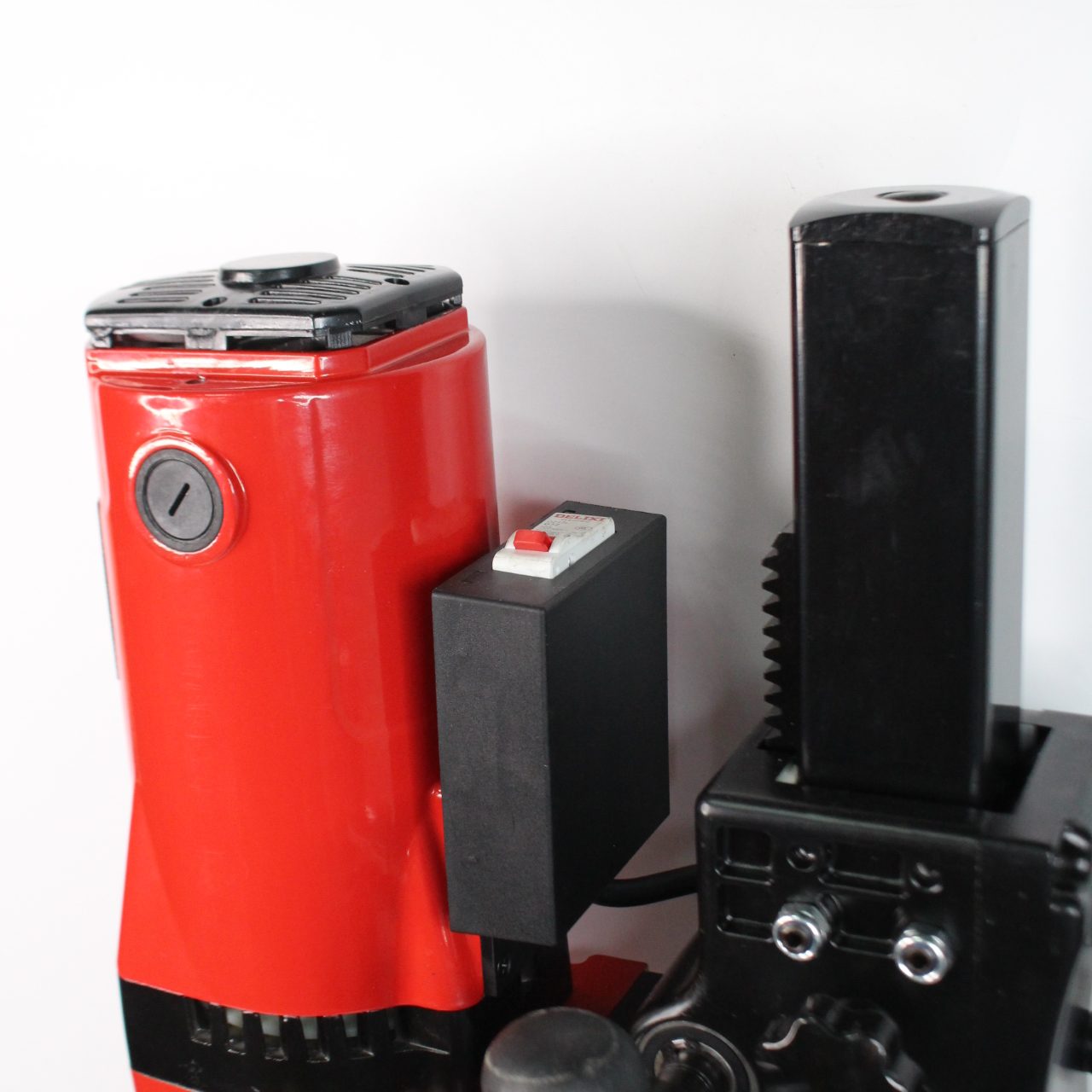 d183d181d182d0b0d0bdd0bed0b2d0bad0b0-d0b0d0bbd0bcd0b0d0b7d0bdd0bed0b3d0be-d0b1d183d180d0b5d0bdd0b8d18f-jindu-z1z-300-2-d181d0bad0bed180d0be-4.jpg Установка алмазного бурения JINDU Z1Z-300 2-скорости